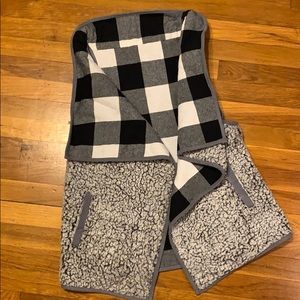 Cozy Reversible vest size M - black/white/grey